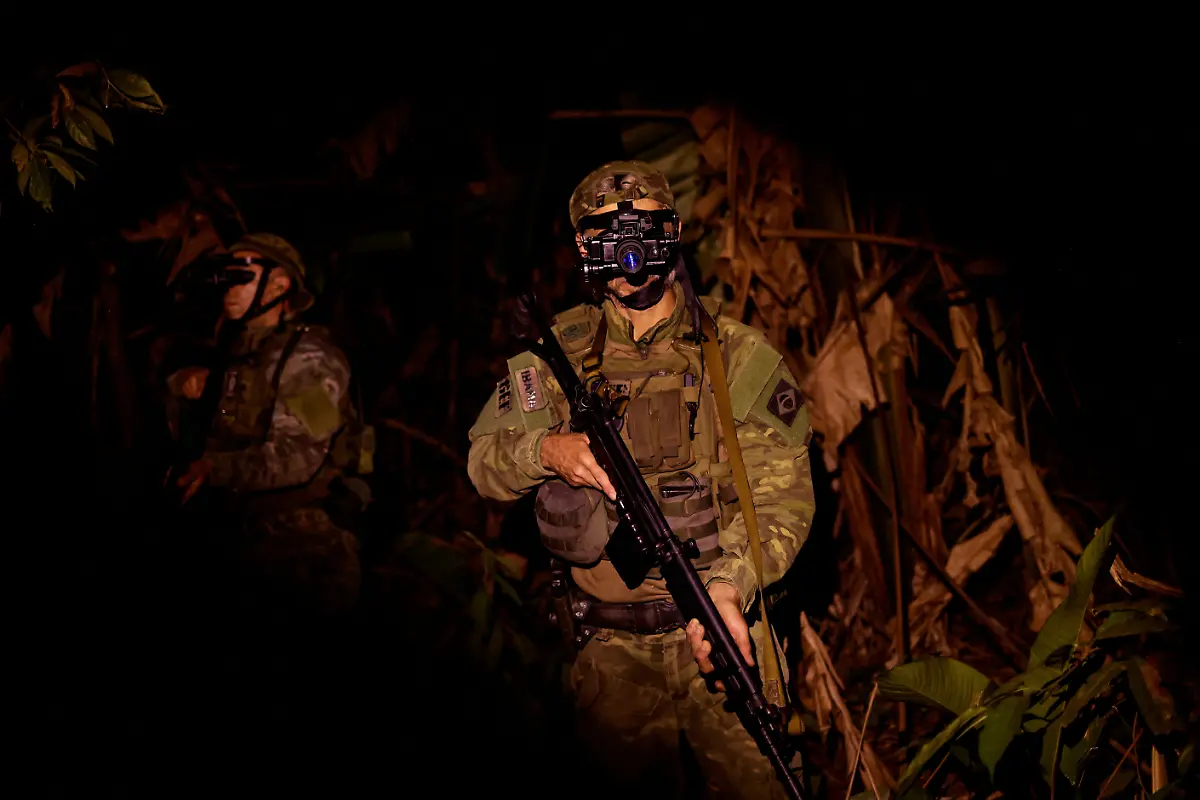 Members-of-the-Special-Inspection-Group-from-the-Brazilian-IBAMA