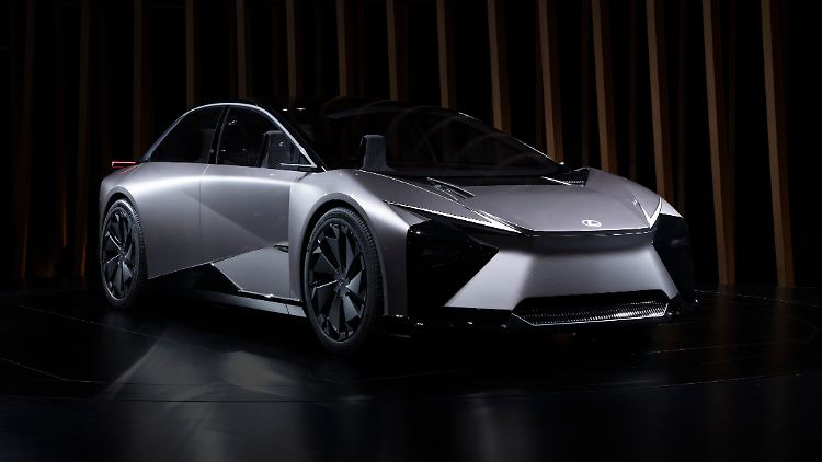 Angesichts der etwas überstylten Grundtendenz von Lexus-Modellen könnte man sich schon vorstellen, dass das auf dem LF-ZC basierende Serienfahrzeug so ähnlich aussehen könnte.