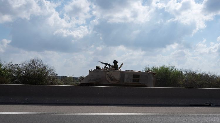 Die israelische Armee steht bereit für eine Offensive in den Gazastreifen.