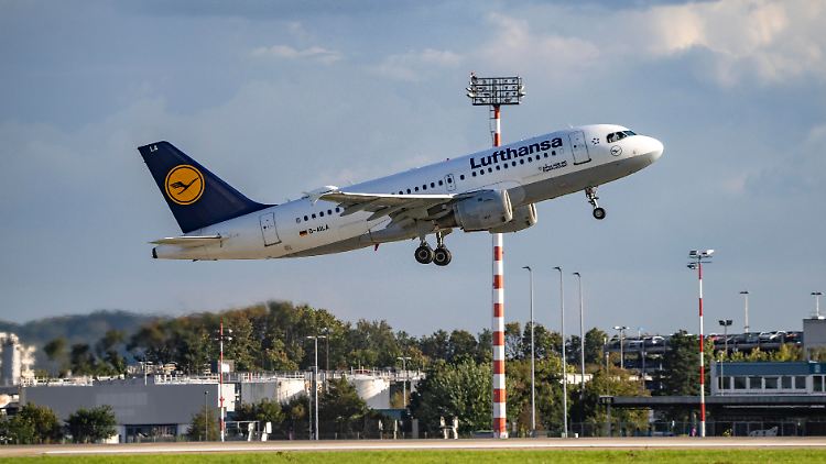 Damit alle Flugzeuge regelmäßig abheben können, wirbt die Lufthansa um Personal.