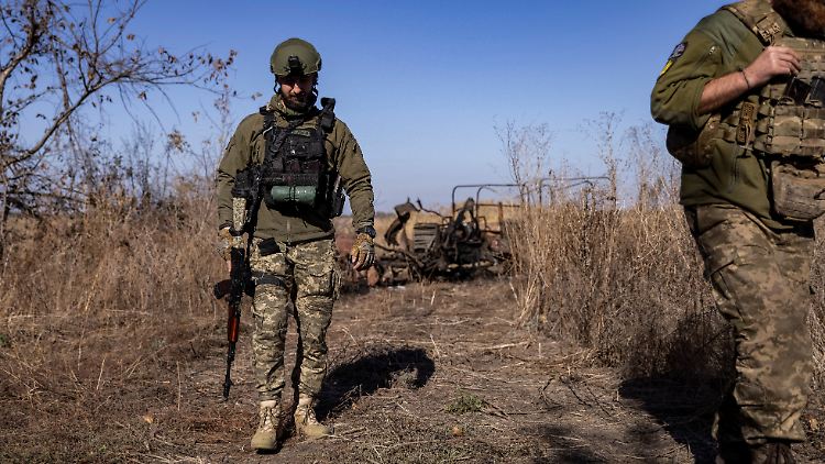 Blick aus der Distanz auf die Lage an der Front: Die Ukrainer kämpfen um ihre Freiheit.