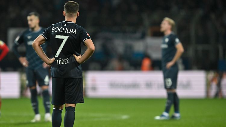 "Wir sind enttäuscht und sauer. Das müssen wir über die Bühne bringen", sagte Bochums Kevin Stöger.
