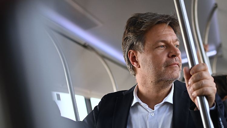 Wenn das Geld nicht reicht: Habeck unternimmt innerhalb weniger Tage bereits seinen zweiten Vorstoß gegen die Schuldenbremse. 