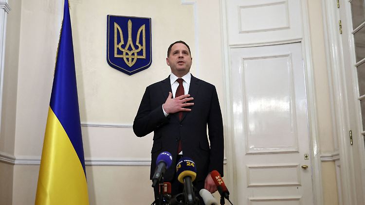 "Russlands Falschdarstellungen zu einem Schwinden des Interesses an der Ukraine haben sich nicht bewahrheitet", sagt der Leiter des ukrainischen Präsidentenamtes, Andrij Jermak. 