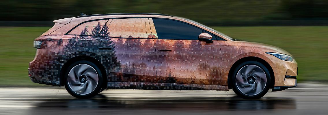 DB2023AU01310_large.jpg