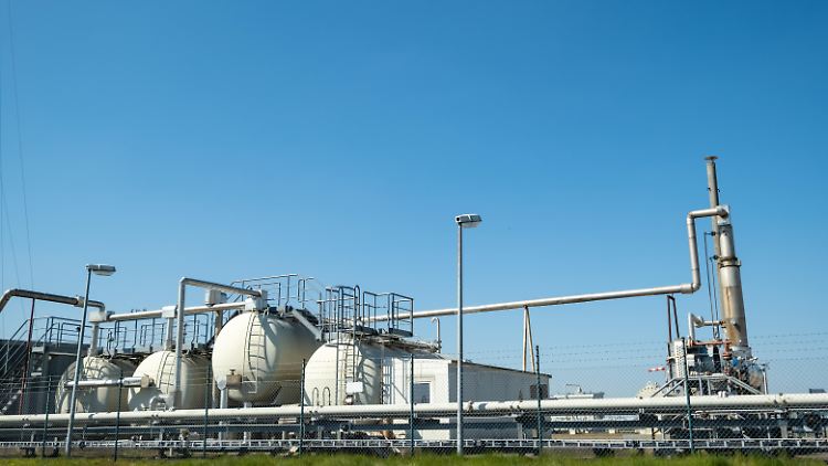 Wintershall Dea erwirtschaftete angesichts gesunkener Öl- und Gaspreise deutlich weniger.