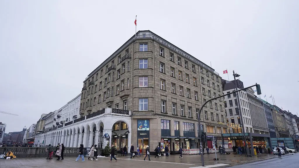 Blick-auf-das-Eckhaus-am-Jungfernstieg-und-Neuer-Wall