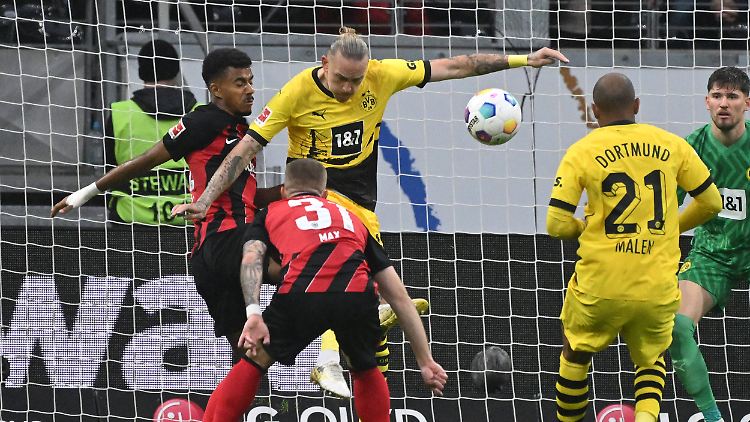 Der BVB hätte nicht für Wolfs Handspiel bestraft werden dürfen, so Sippel.