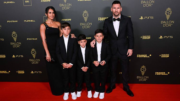 Messi brachte seine Familie mit nach Paris.