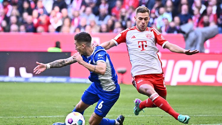Ein folgenschweres Foul: Kimmich sieht nach seiner Notbremse gegen Darmstadt die Rote Karte.