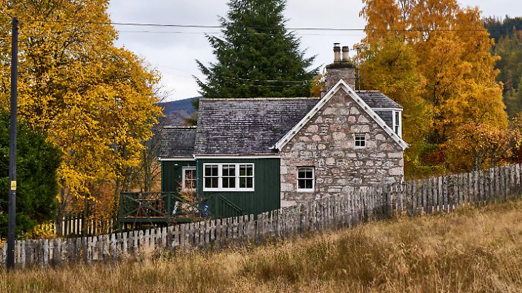 Urwüchsig, karg und ruhig oder stürmisch und wild: Die Schönheit reicht weit in Schottland.