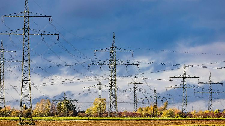 Mit Milliarden will der Bund den Bürgern bei dem Energiekosten unter die Arme greifen.