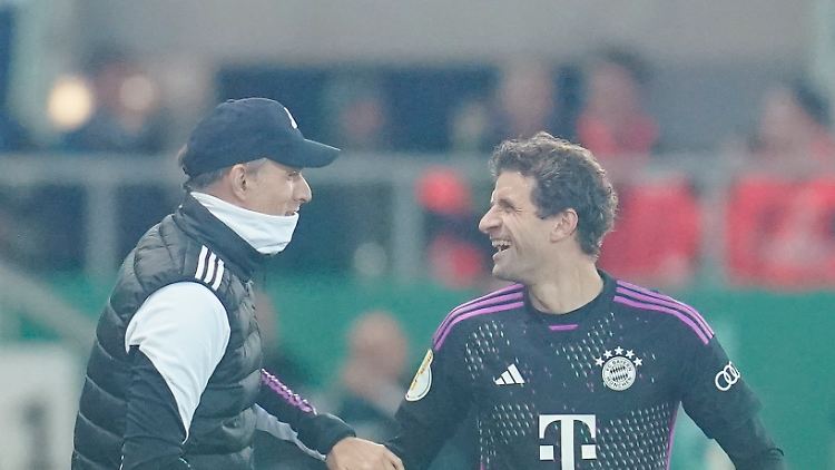 Thomas Müller will nach seinem Vertragsende noch mindestens ein Jahr weiterspielen.