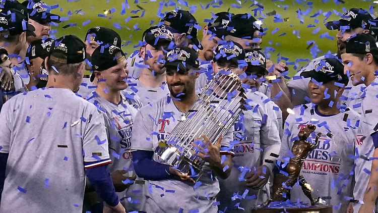 Marcus Semien in einer Blaugoldglitzerwolke.