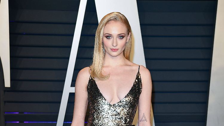 Noch nicht geschieden, aber schon wieder frisch verliebt? Sophie Turner soll einen neuen Freund haben.