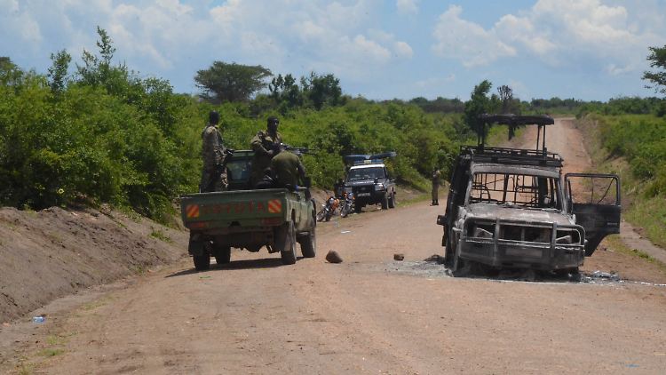 Das Paar wurde zusammen mit einem Fremdenführer während einer Safari im Nationalpark Queen Elizabeth getötet. 
