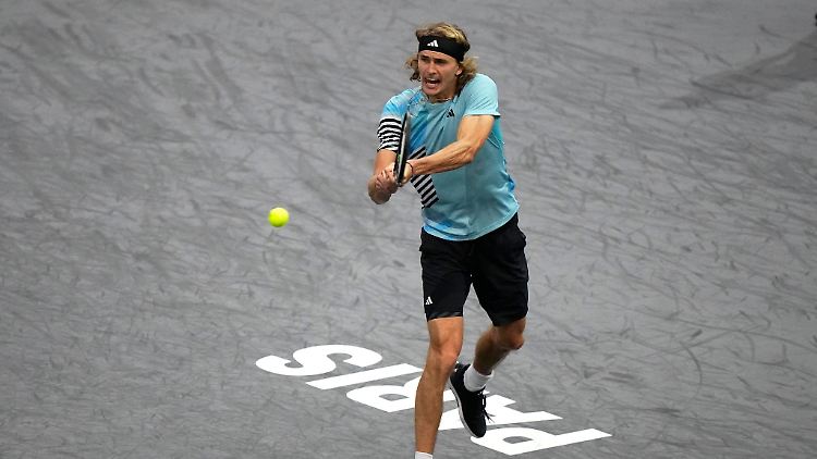Alexander Zverev unterlag Stefanos Tsitsipas in zwei Sätzen.