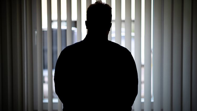 2022 suchten etwa zwei Drittel mehr Männer Hilfe in Schutzeinrichtungen als im Vorjahr.