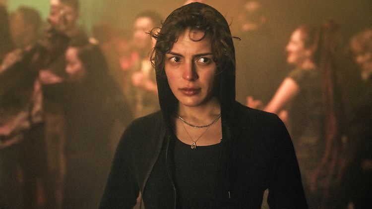Kann sich an nichts mehr erinnern: Vergewaltigungsopfer Sarah (Deniz Orta).