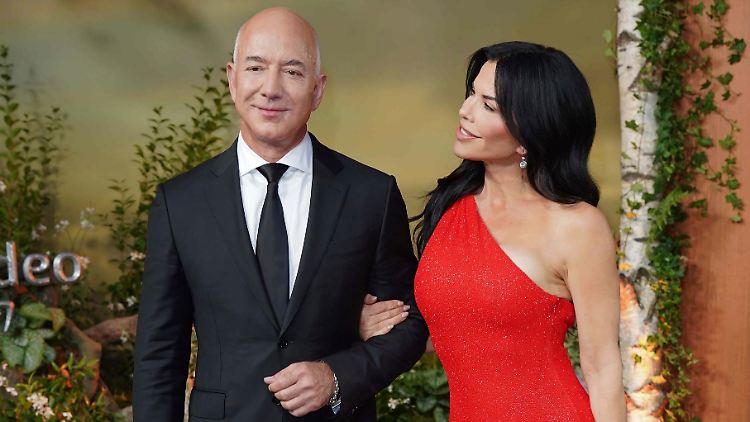 Jeff Bezos mit seiner Verlobten Lauren Sánchez.