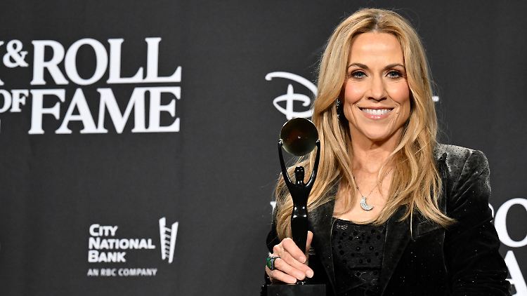 Sheryl Crow freut sich über die Auszeichnung. 