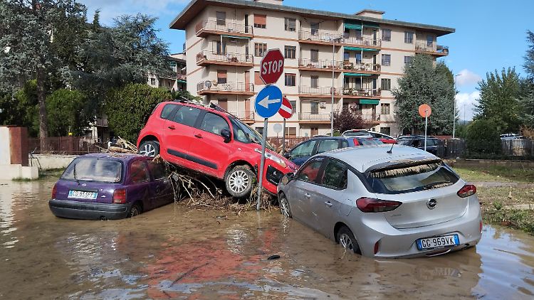 Flüsse und Bäche traten in der Toskana über die Ufer und sorgten für weitere Überschwemmungen.