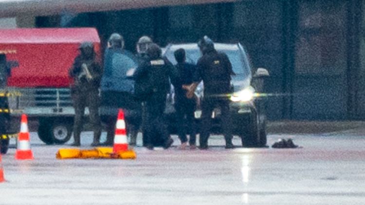 Nach 18 Stunden hatte der Mann seine Geiselnahme beendet und war festgenommen worden.