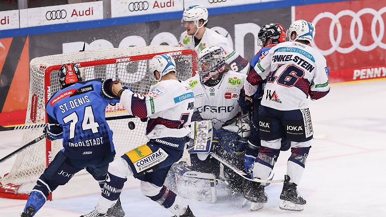 Die Eisbären machten in Ingolstadt erst im dritten Drittel alles klar.