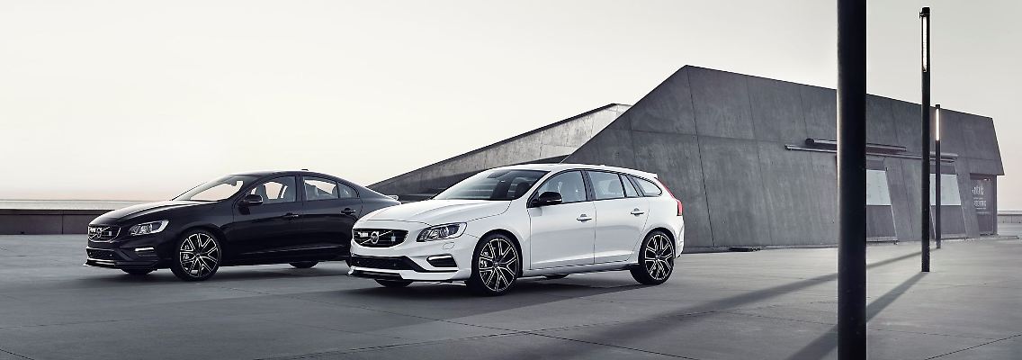 Schicker Schwede im Doppelpack: Der Volvo S60 und sein Kombi-Pendant V60 (rechts).jpg