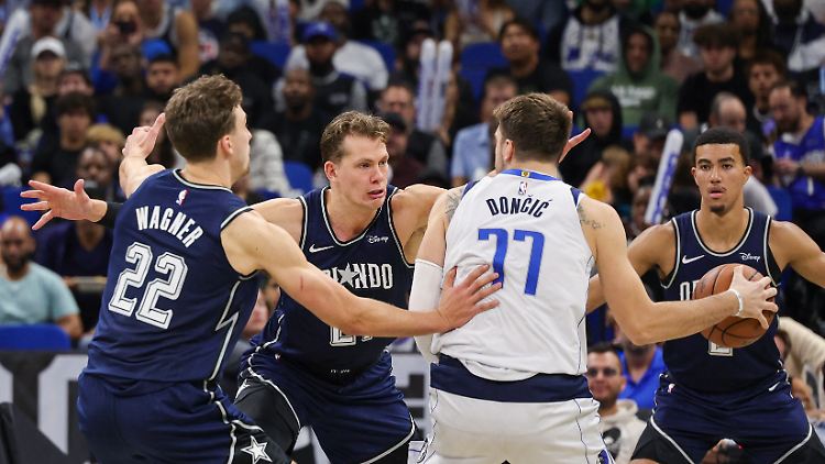 Die Wagner-Brüder Franz (l.) und Moritz (m.) konnten Luka Dončić nicht stoppen.