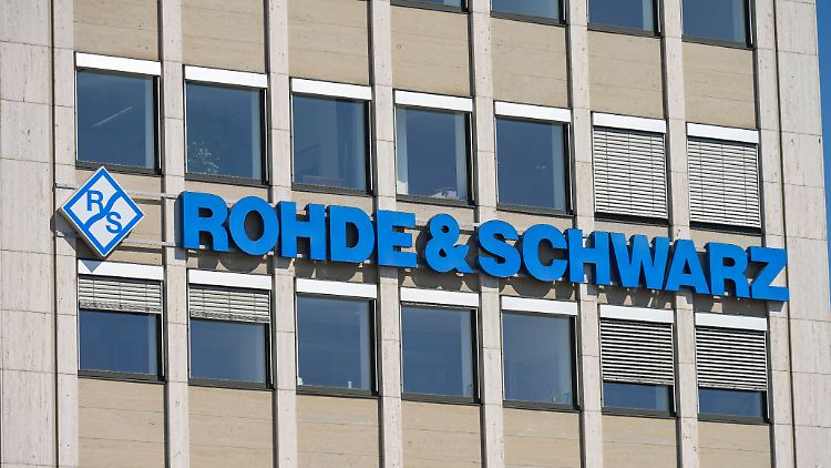 Das Unternehmen Rohde & Schwarz produziert die neuen Funkgeräte.