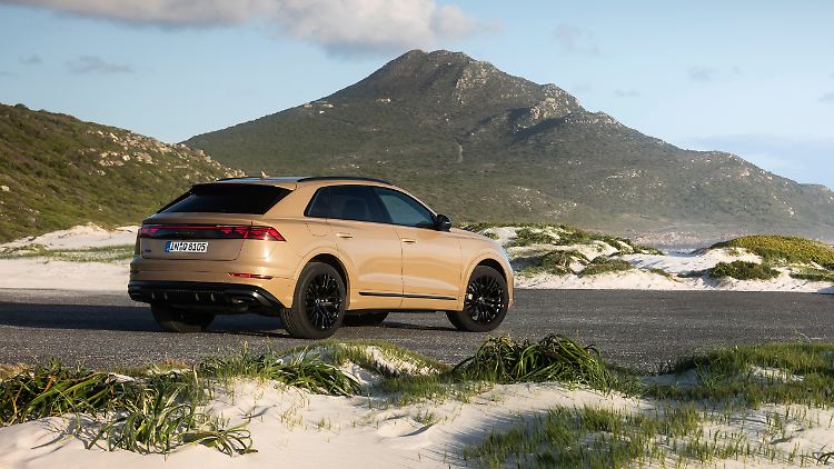 Der neue Ton Sakhir Gold Metallic darf getrost als historisches Farbzitat wahrgenommen werden. Noch cooler wäre er als Uni-Variante. Aber Audi ermöglicht ja bekanntermaßen fast alle Farben. Nachfragen lohnt sich.