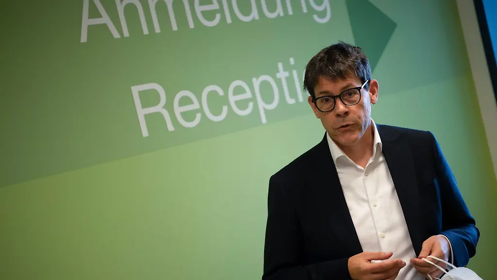 Thomas-Goetz-spricht-bei-einer-Veranstaltung