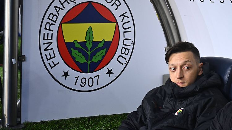 Fußballerisch wurde Mesut Özil in der Türkei nicht glücklich, bevor er im Frühjahr 2023 seine Karriere beendete.
