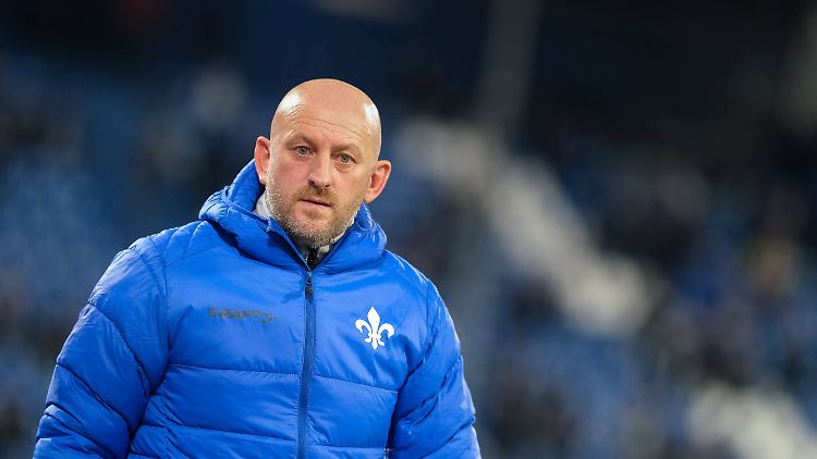 Lieberknecht ist seit 2021 für die Lilien verantwortlich, stieg in der Vorsaison mit ihnen in die Bundesliga auf.