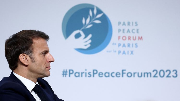 In Paris wertet man den Krieg in Gaza nicht so wie in Washington, London oder Berlin: Macron beim "Peace Forum". 