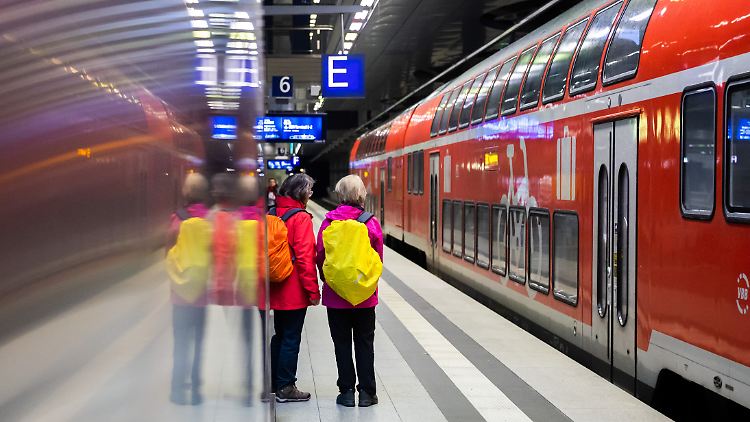 Elf Millionen Deutsche nutzen das 49-Euro-Ticket. Laut Bundesverkehrsminister Wissing gibt es gerade im ländlichen Raum aber noch viel Potenzial.