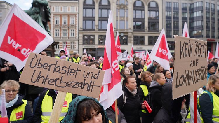 Der öffentliche Dienst streikt für höhere Löhne, aber auch die zunehmende Befristung von Arbeitsverträgen bereitet Sorgen.