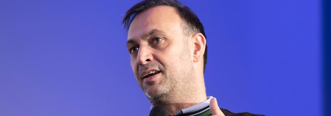 Bob Hanning, Geschäftsführer der Füchse Berlin, spricht während einer Podiumsrunde.