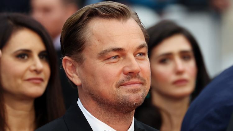 Leonardo DiCaprio mit dem Cast von Martin Scorseses "Killers of the Flower Moon" bei der Premiere bei den Filmfestspielen in Cannes. 
