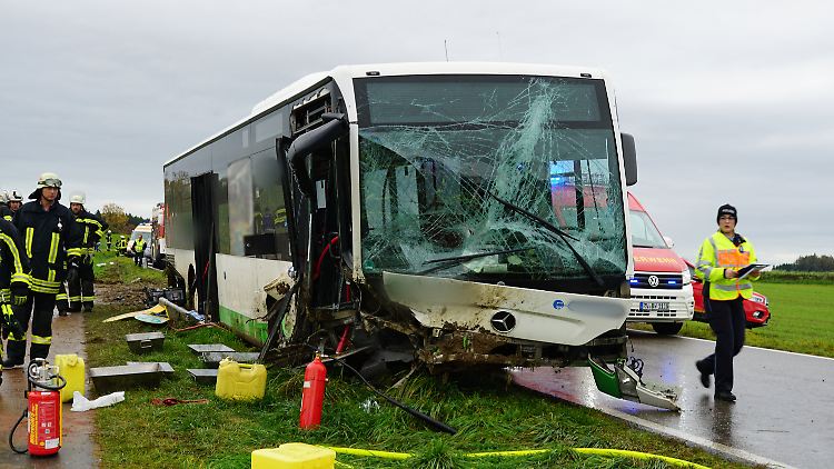 In dem verunglückten Bus saßen 30 Menschen.