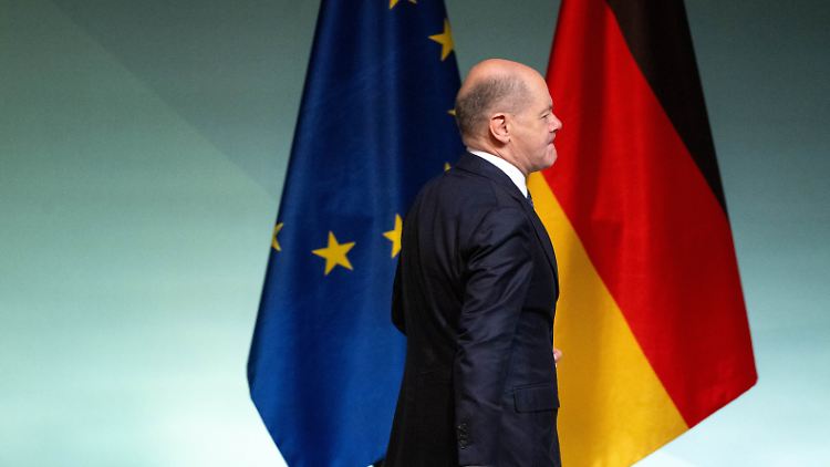 "Wir haben immer wieder auch schwierige Partner, mit denen wir uns auseinandersetzen müssen, lässt Kanzler Scholz ausrichten.