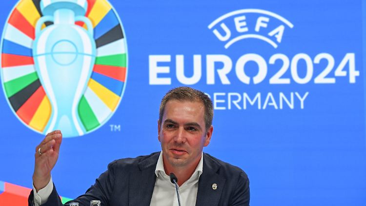 Philipp Lahm sieht großen Schaden für den Fußball.