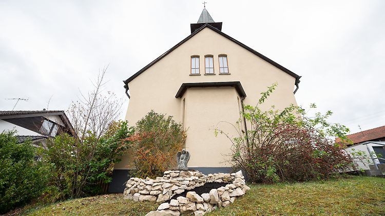 Die Pauluskirche in Albstadt-Pfeffingen soll ab dem 2. Dezember die erste Bestattungskirche für Tiere in Deutschland sein.