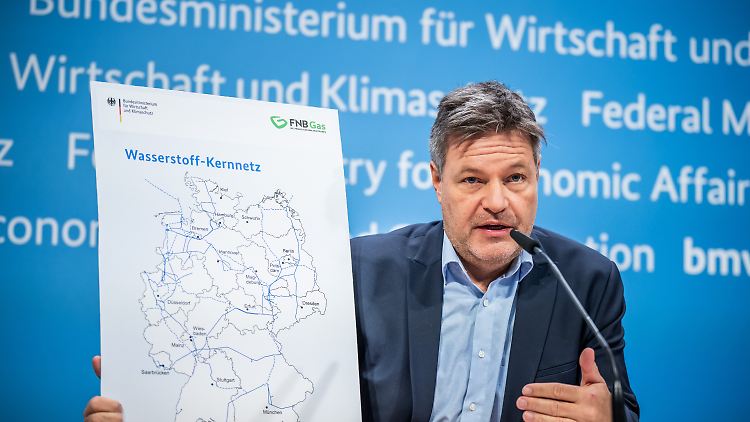 Tafel für die erste Reihe: Bundeswirtschaftsminister stellt seine Vision vom Wasserstoffnetzausbau vor.