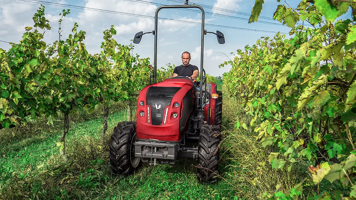 Valtra-F-Series-Hero