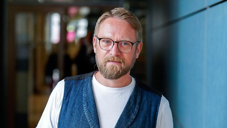 Jan Korte war von 2017 bis zum 7. November 2023 Erster Parlamentarischer Geschäftsführer der Linksfraktion und ist stellvertretender Vorstandsvorsitzender der Rosa-Luxemburg-Stiftung. Dem Deutschen Bundestag gehört er seit 2005 an.