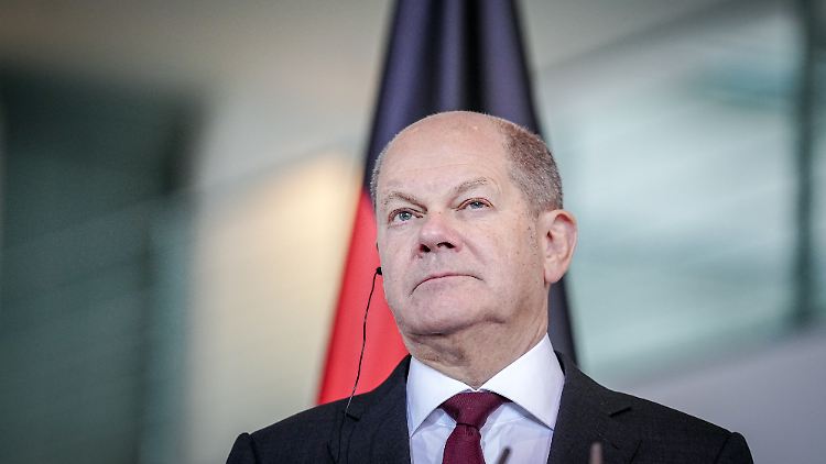 Israel habe nicht nur das Recht, sondern sogar "die Pflicht", sich gegen die radikal-islamische Hamas im Gazastreifen zu verteidigen, sagt Scholz.