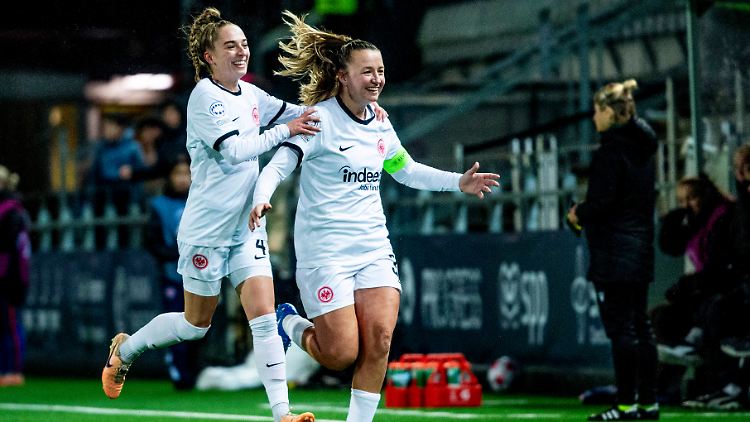 Eintracht-Kapitänin Tanja Pawollek erzielte das zwischenzeitliche 1:0.