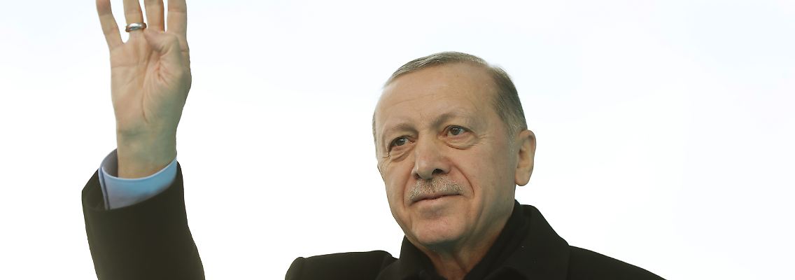 393074870.jpg